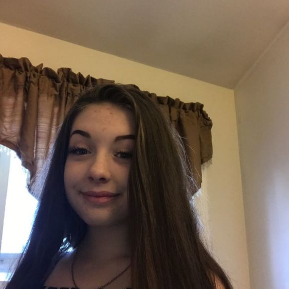 Meet your Posher, Alexis - Picture 1 of 1